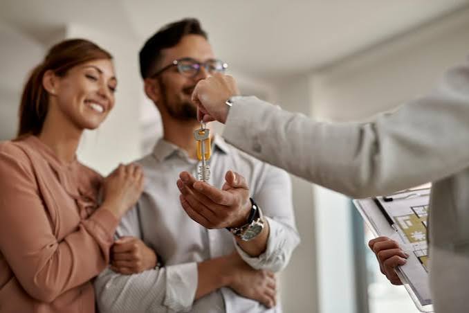 Comprei (ou vendi) o apartamento: quem paga o condomínio?